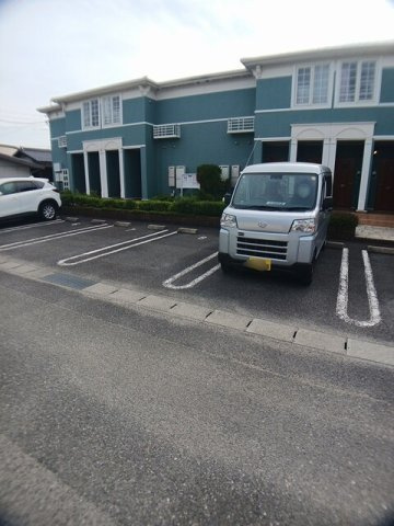 オーシャン　レインボーの駐車場