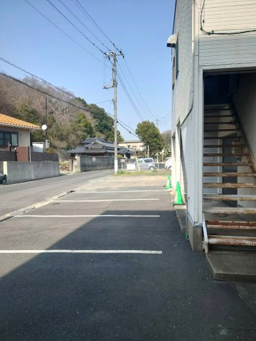 西日本ハイツの駐車場