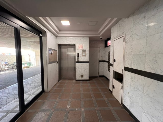 ハーバード・アイビー・スクエアのロビー