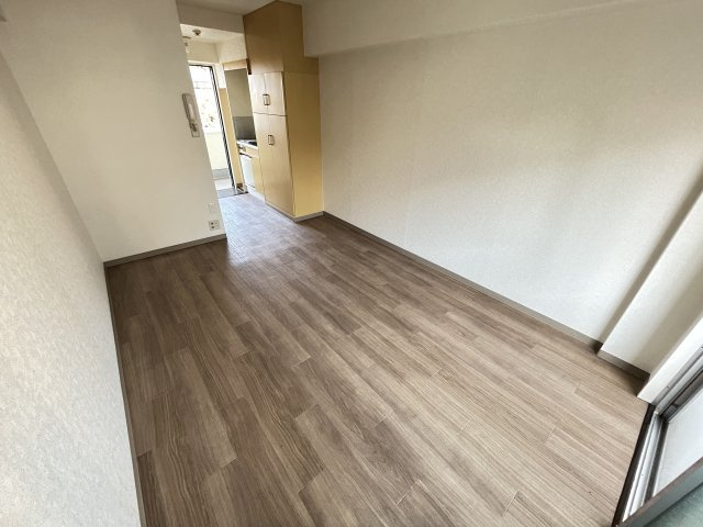 神明マンションの内装