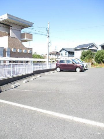 アッソレート・ポストⅠの駐車場