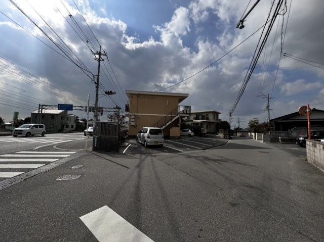 ハイツコトザキの駐車場|車をお持ちの方に嬉しい駐車場付きの物件です