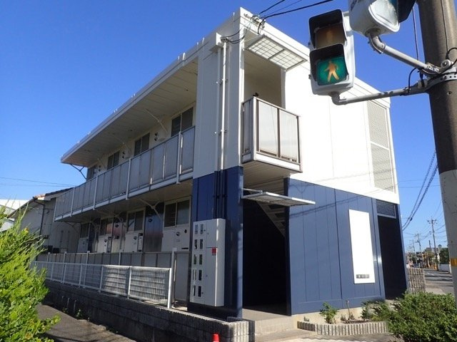 レオパレス東新川の外観