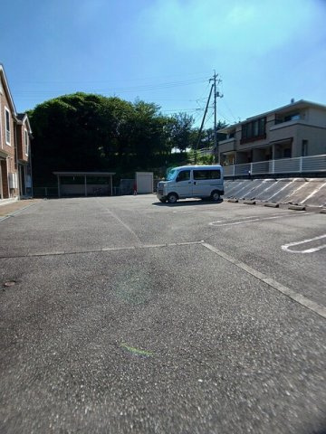 アバンツァートの駐車場