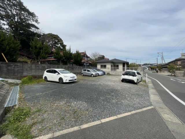 ヴィラソレイユの駐車場