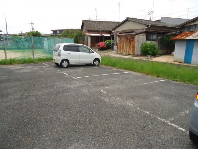 グリーンハイツ沼の駐車場