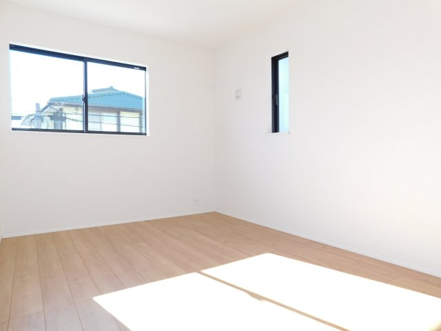 あま市七宝町川部屋敷代の新築一戸建の洋室|◇洋室◇　　南面で明るい洋室６．５帖　全居室収納完備！　バルコニー付き♪