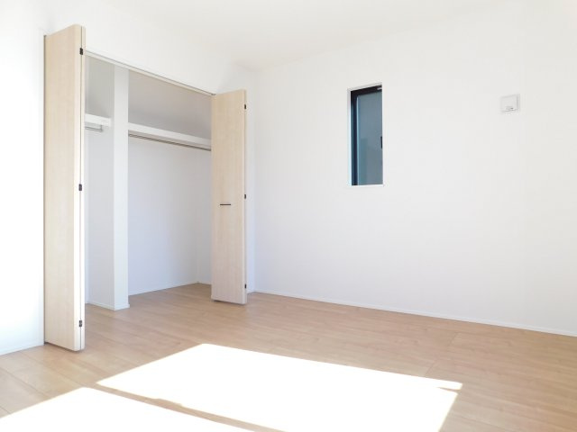 あま市七宝町川部屋敷代の新築一戸建の洋室|◇洋室◇　　南面で明るい洋室７．０帖　全居室収納完備♪