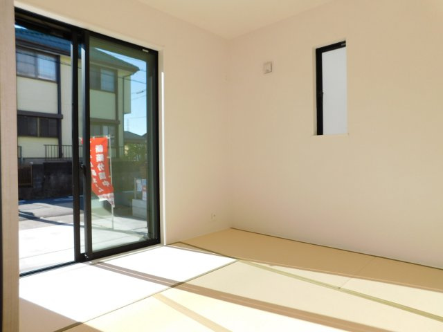 あま市七宝町川部屋敷代の新築一戸建の和室|◇洋和室◇　　南面で明るい和室４．５帖　お子様の遊び場やお昼寝のスペースとして利用できます♪