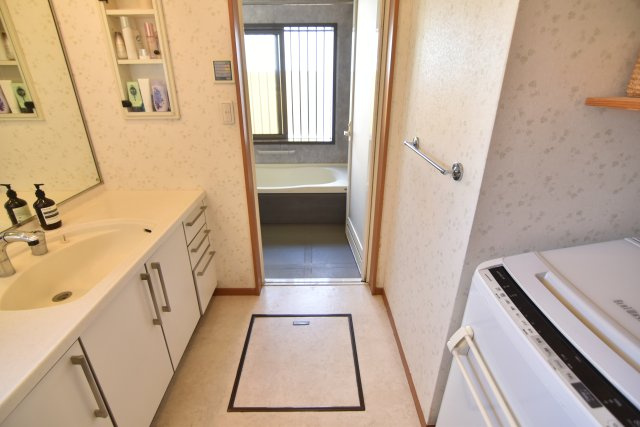 洗面室床下収納