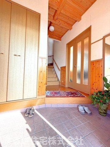 月見ヶ丘3丁目　中古戸建の玄関