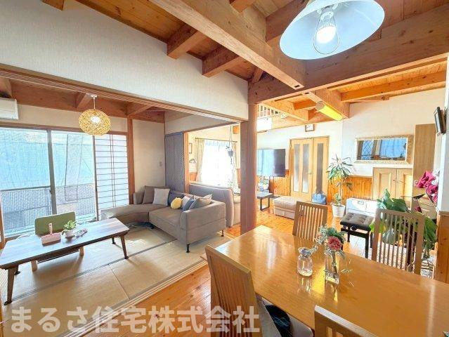 月見ヶ丘3丁目　中古戸建の居間・リビング