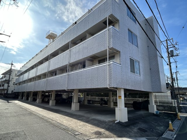 神明マンションの外観