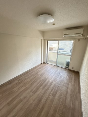 神明マンションの居間・リビング