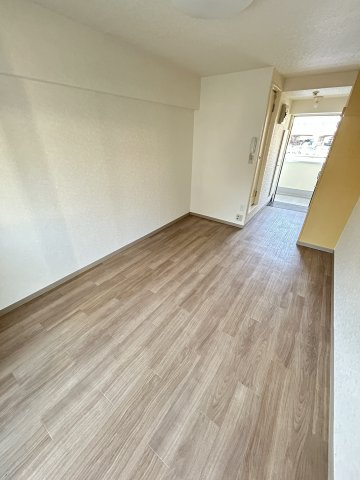 神明マンションの寝室