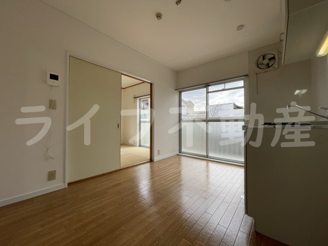 エステートピアイワサキの居間・リビング|使いやすいリビングです