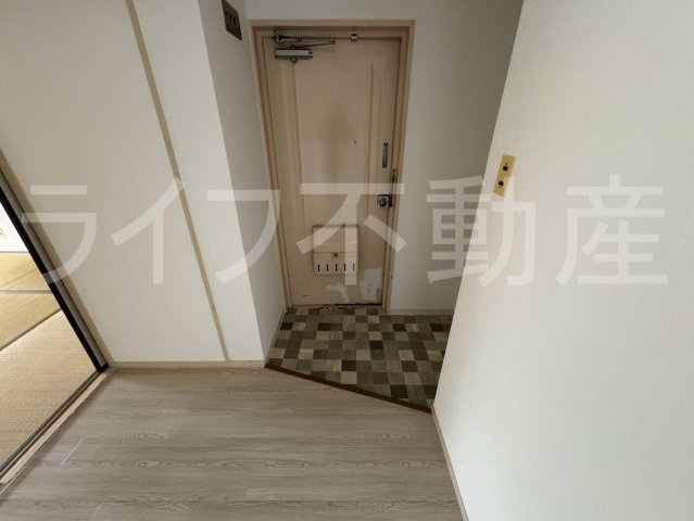 メゾン東花園の玄関|シンプルで使いやすい玄関です
