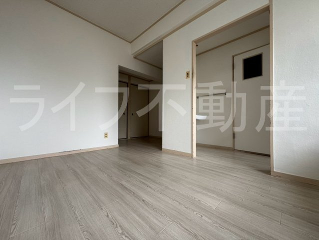 メゾン東花園の居間・リビング|こちらの居間で趣味の時間をお楽しみください