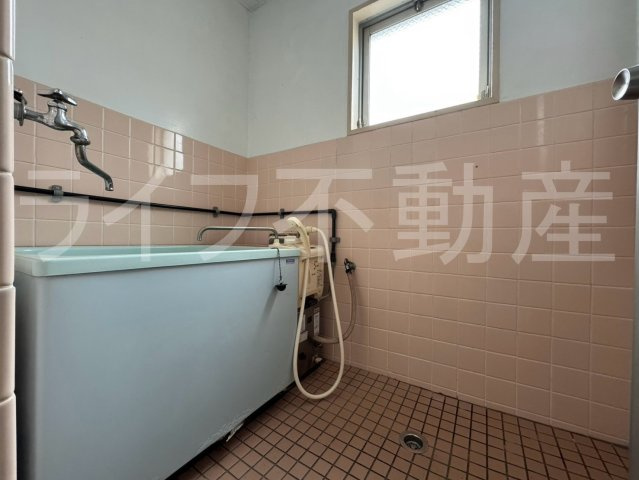 メゾン東花園の浴室|落ち着いた空間のお風呂です
