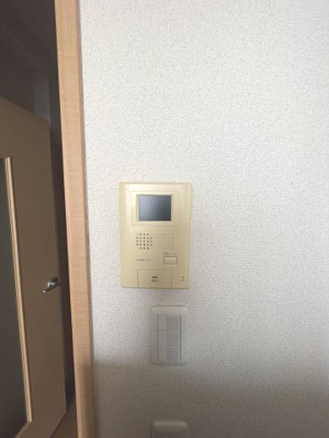 【セキュリティ】 | レオパレス豊里Ⅱ | モニター付きインターホンです