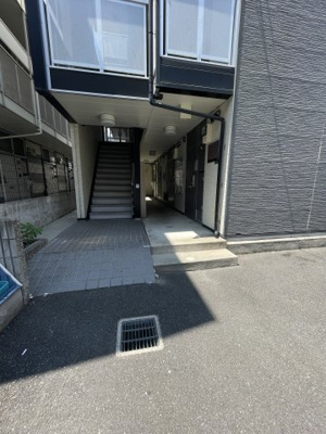 【エントランス】 | レオパレス豊里Ⅱ | 毎日通るエントランスはこのようになっています