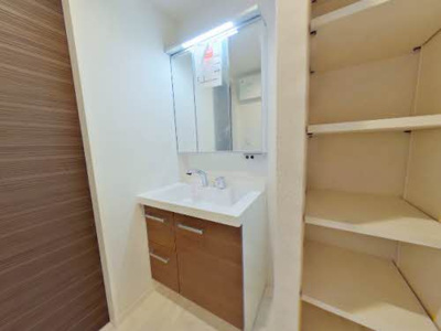 【洗面所】 | べレオ　シャトノワール | シャワー洗面台　収納棚