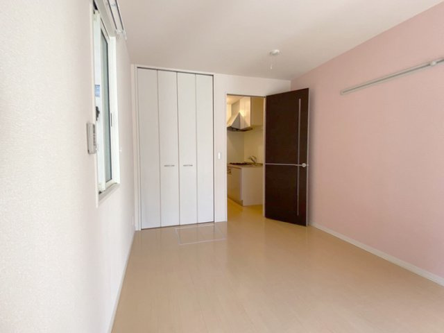 フローラ・フジタの寝室