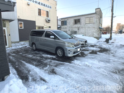 【駐車場】 | 新栄町9-10事務所兼住宅 | 駐車場は建物前、最大4台駐車可能です☆