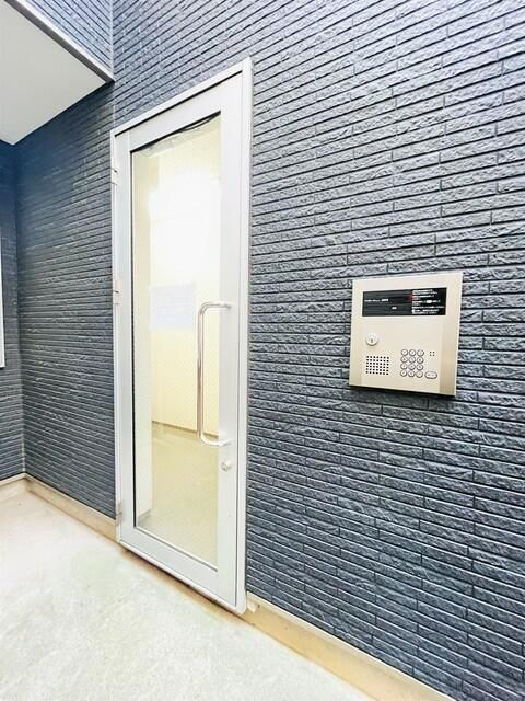 ルミエール北千住のエントランス