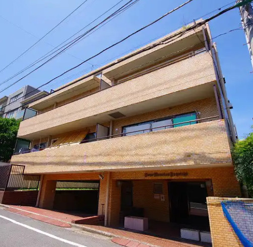 ライオンズマンション弥生町の外観