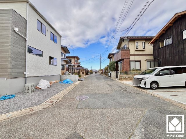 大津市国分2丁目　2期　1号地の前面道路含む現地写真
