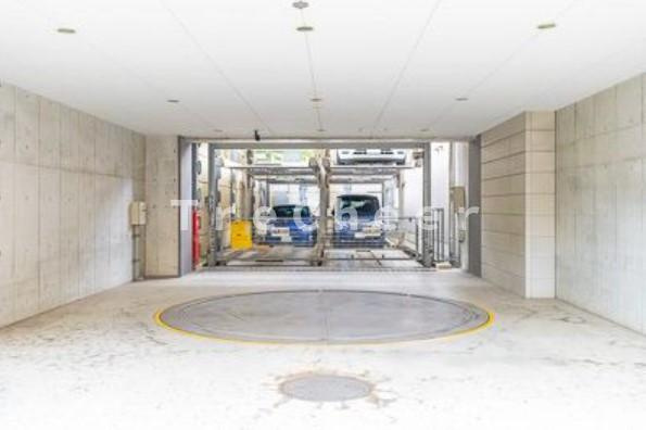 トーク西池袋ウェルフォートの駐車場