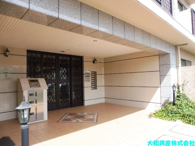 プリマヴェール相模台のエントランス