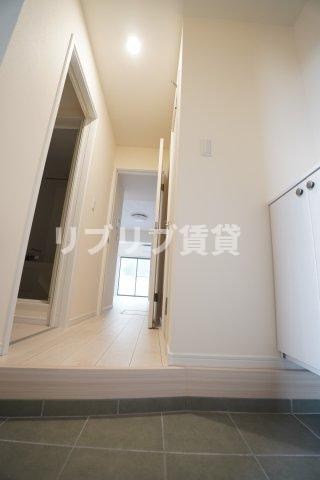 コモイルソーレ弁天の玄関