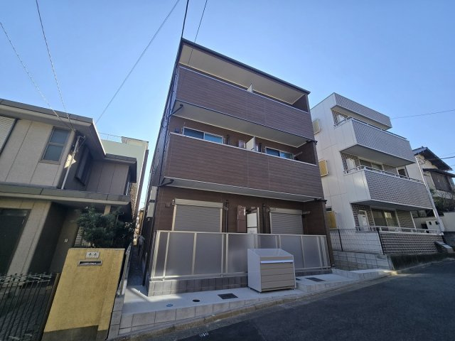 コモイルソーレ弁天の外観