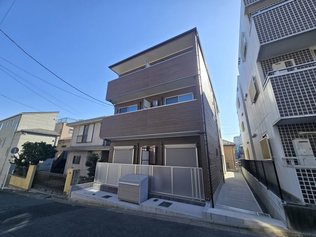 コモイルソーレ弁天の外観