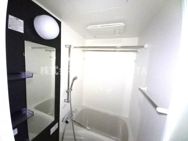 ファーストフィオーレ三宮イーストの浴室