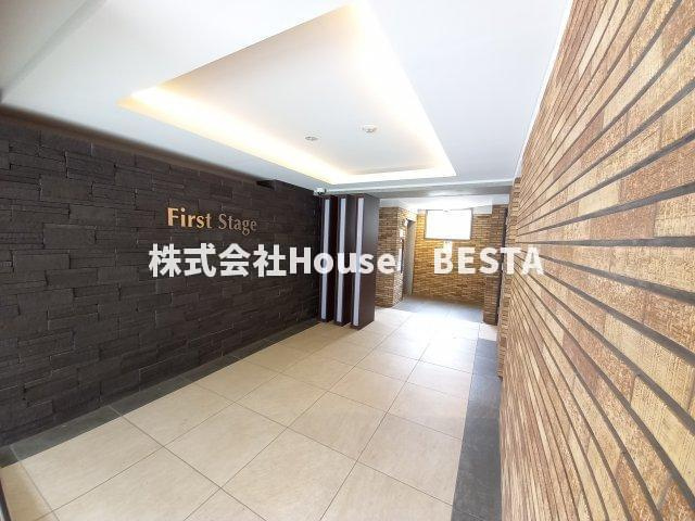 ファーストフィオーレ三宮イーストのエントランス