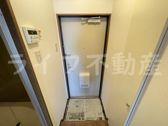 パルエミールの玄関|収納もある玄関です