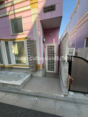 フェリスコサージュのエントランス