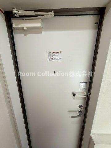 フェリスコサージュの玄関