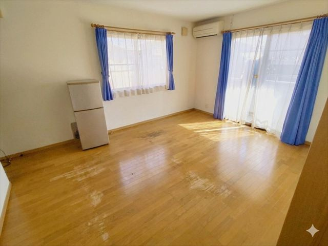 【寝室】 | 鶴ヶ島市新町３丁目 | 2階東側9.5帖洋室　主寝室としてお使いいただけます