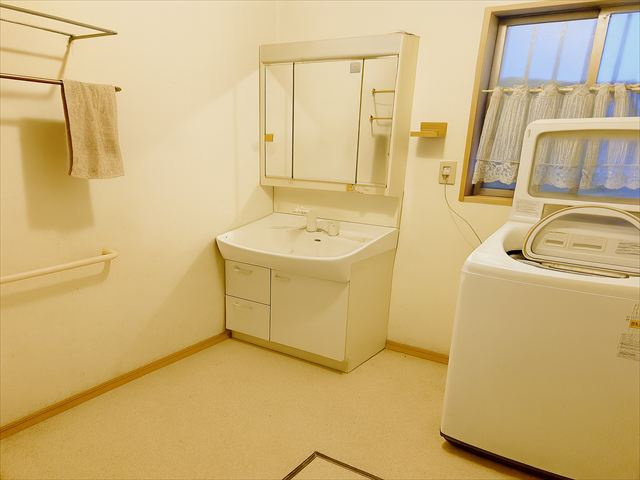 【独立洗面台】 | 鶴ヶ島市新町３丁目 | 忙しい朝に便利なシャワー付き洗面台