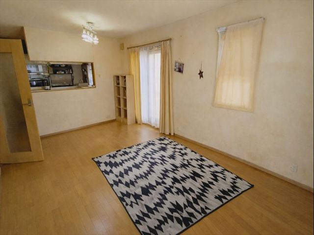 【居間・リビング】 | 鶴ヶ島市新町３丁目 | ご家族が集まるリビングは16.9帖の広さです