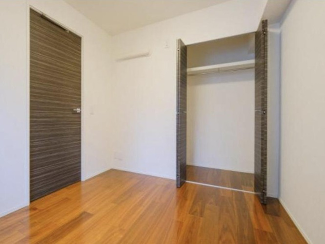 【洋室】 | カーサ常盤台 | 心地よい光と風があふれています。プライベートな自分時間を快適に過ごせるお部屋。