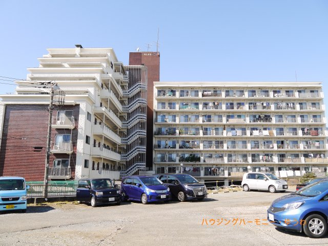 【外観】 | カーサ常盤台 | 総戸数110戸のビッグコミュニティ。南向きの物件です。