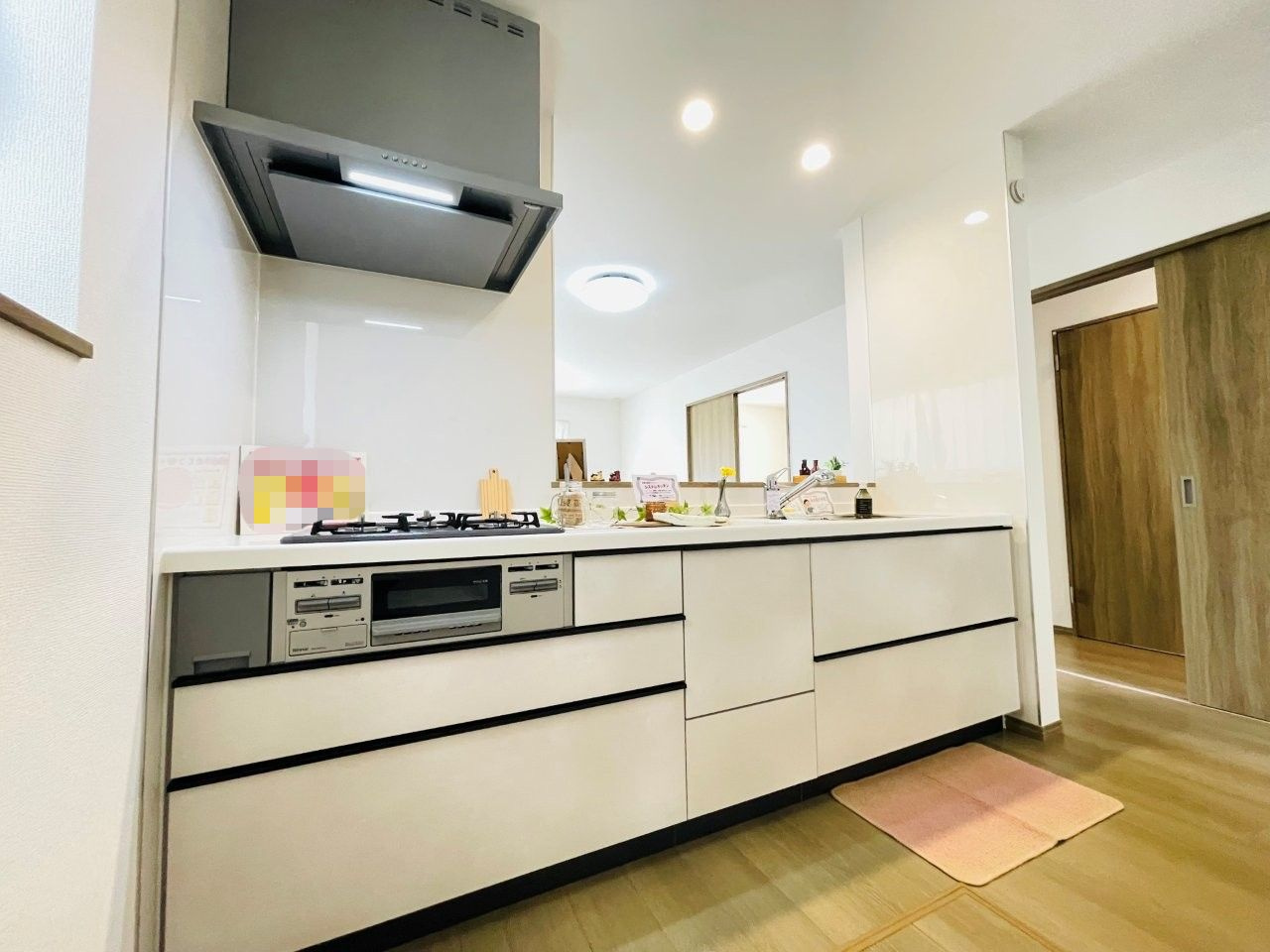 豊田市畝部東町2期　新築分譲住宅　全2棟　B号棟のキッチン|使い勝手の良いシステムキッチン。