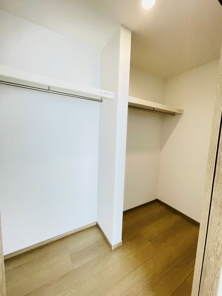 豊田市畝部東町2期　新築分譲住宅　全2棟　B号棟の収納|居室にはウォークインクローゼットを完備。家族の衣類がスッキリ片付きます♪