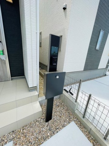 豊田市畝部東町2期　新築分譲住宅　全2棟　B号棟のその他|飽きのこないシンプルなデザインのポスト。