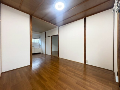 【居間・リビング】 | 豊中市中桜塚3丁目貸家